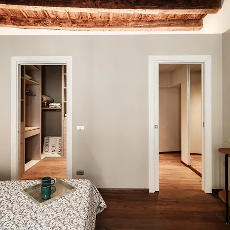 First - By Myhomeincomo Apartment Como