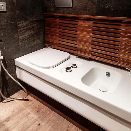 Apartament First - By Myhomeincomo