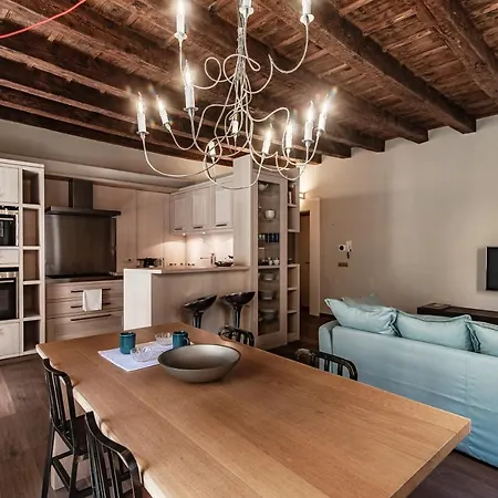 Apartament First - By Myhomeincomo